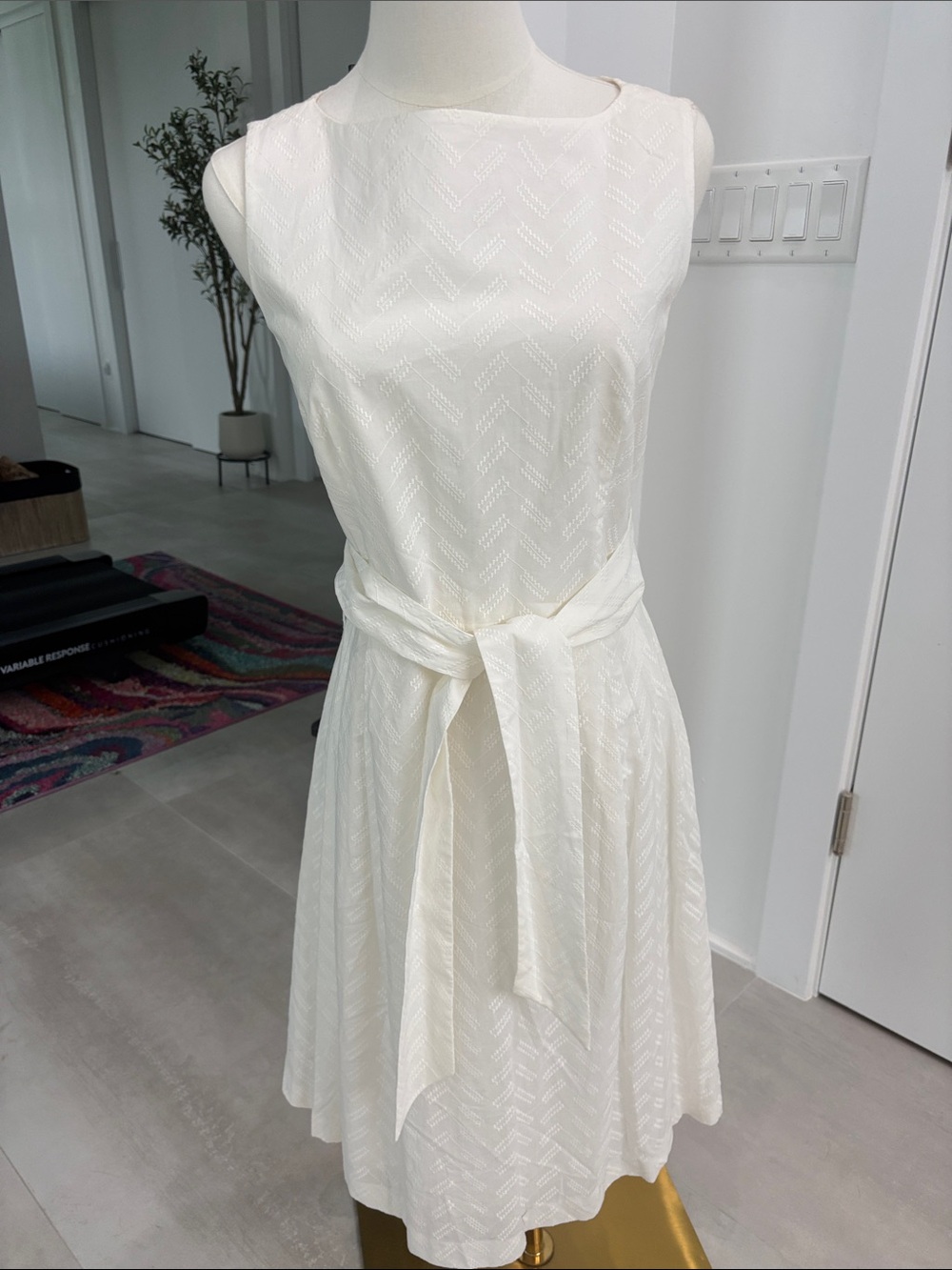 Anne Klein White Sleeveless Tie-Waist Midi Dress
